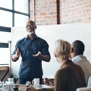 B2B Sales Coaching: How to Make It a Success